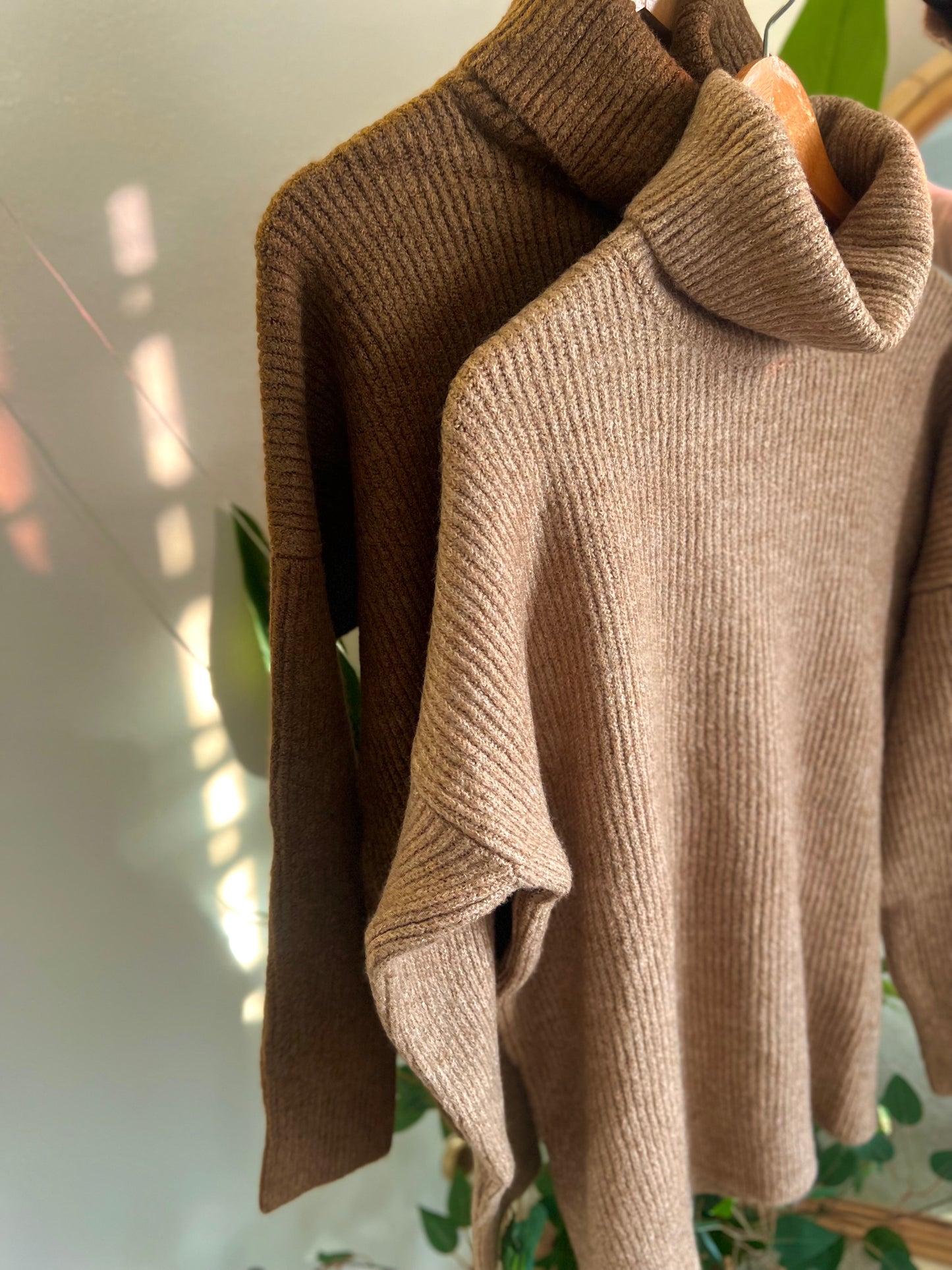 Camel Turtleneck Heavy Pullover