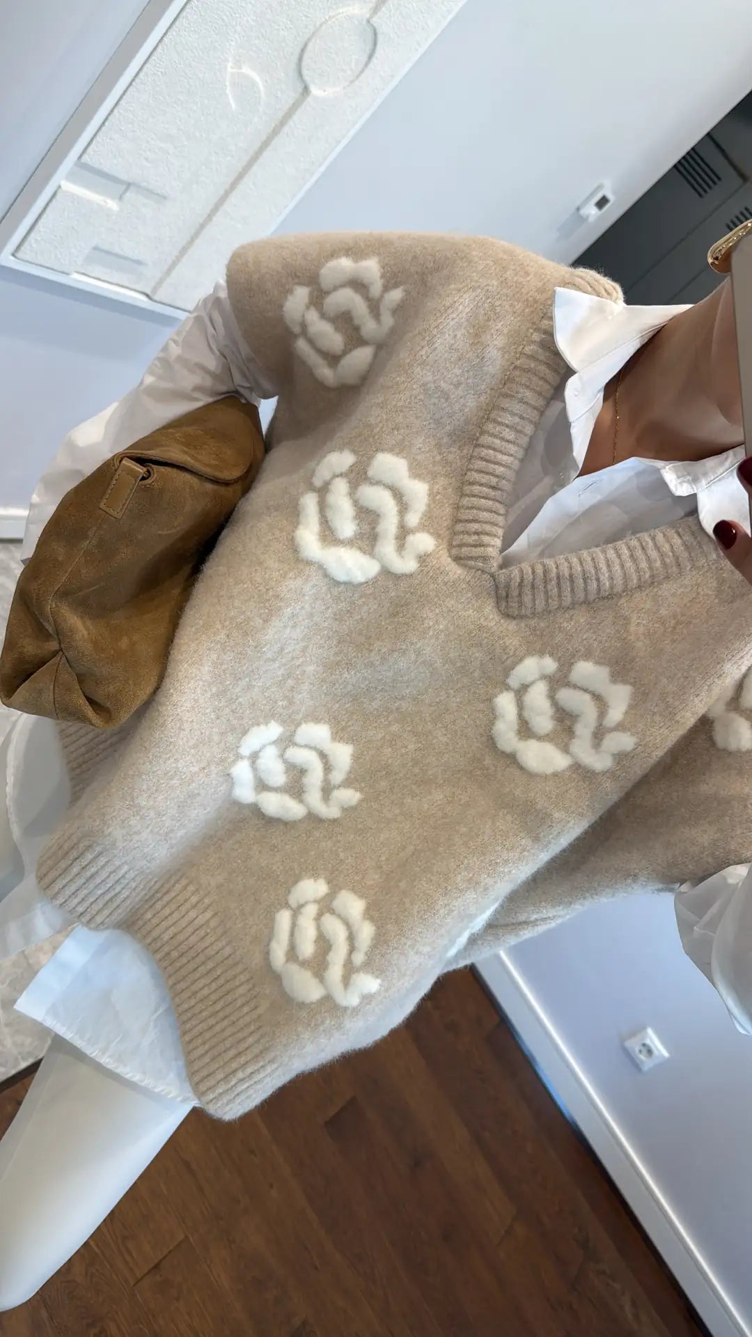 Roses Beige Triko Vest