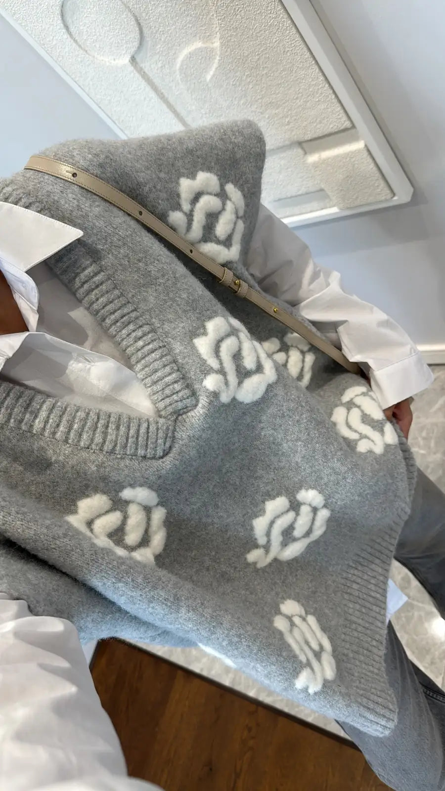 Roses Grey Triko Vest