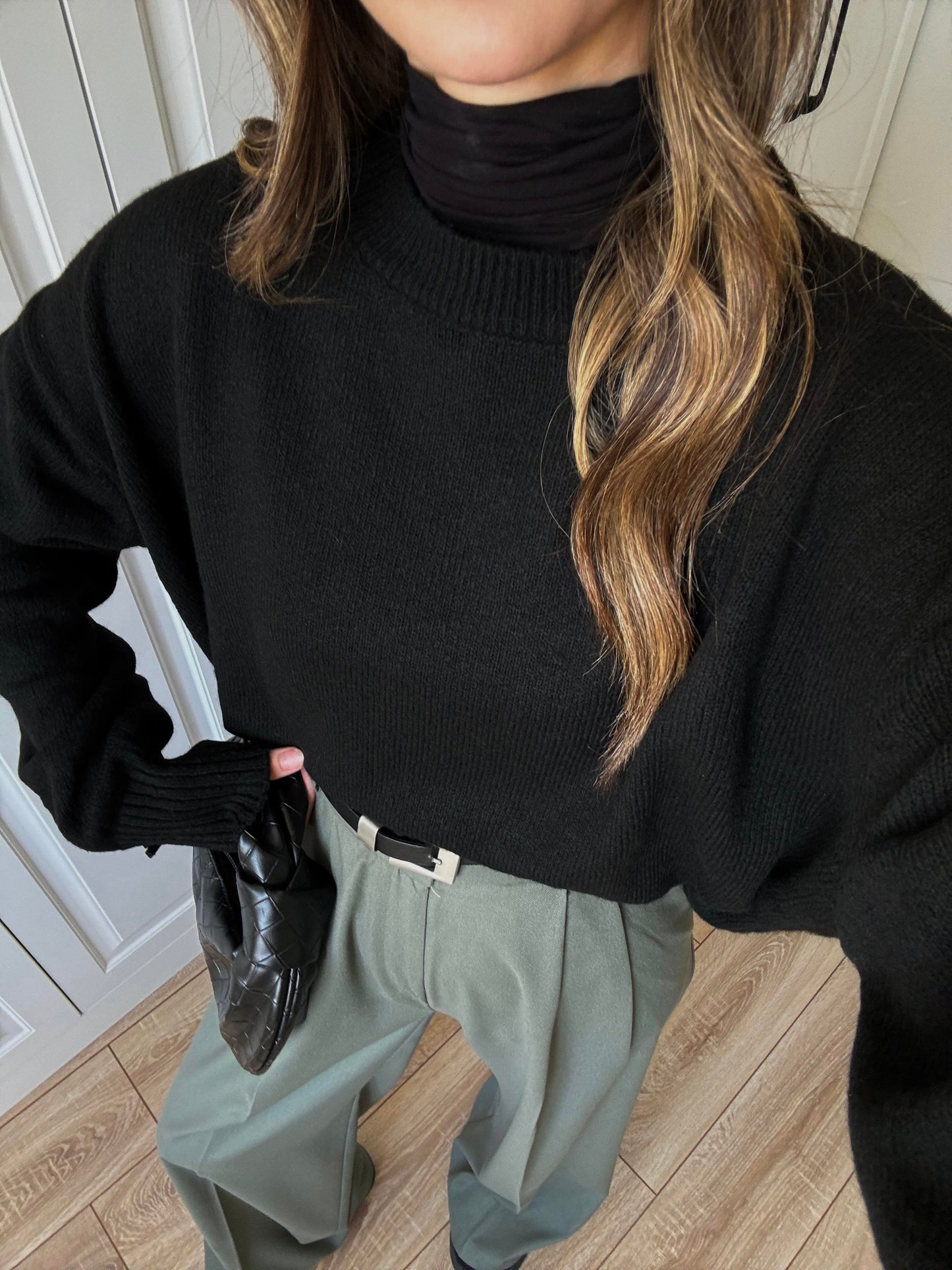 Basic Black Round Neck Pullover