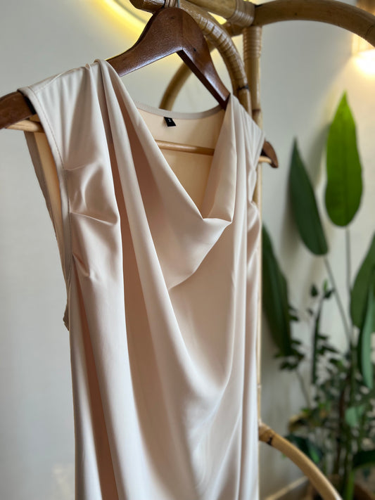 The Draped Collar Basic Dress With Waist Belt