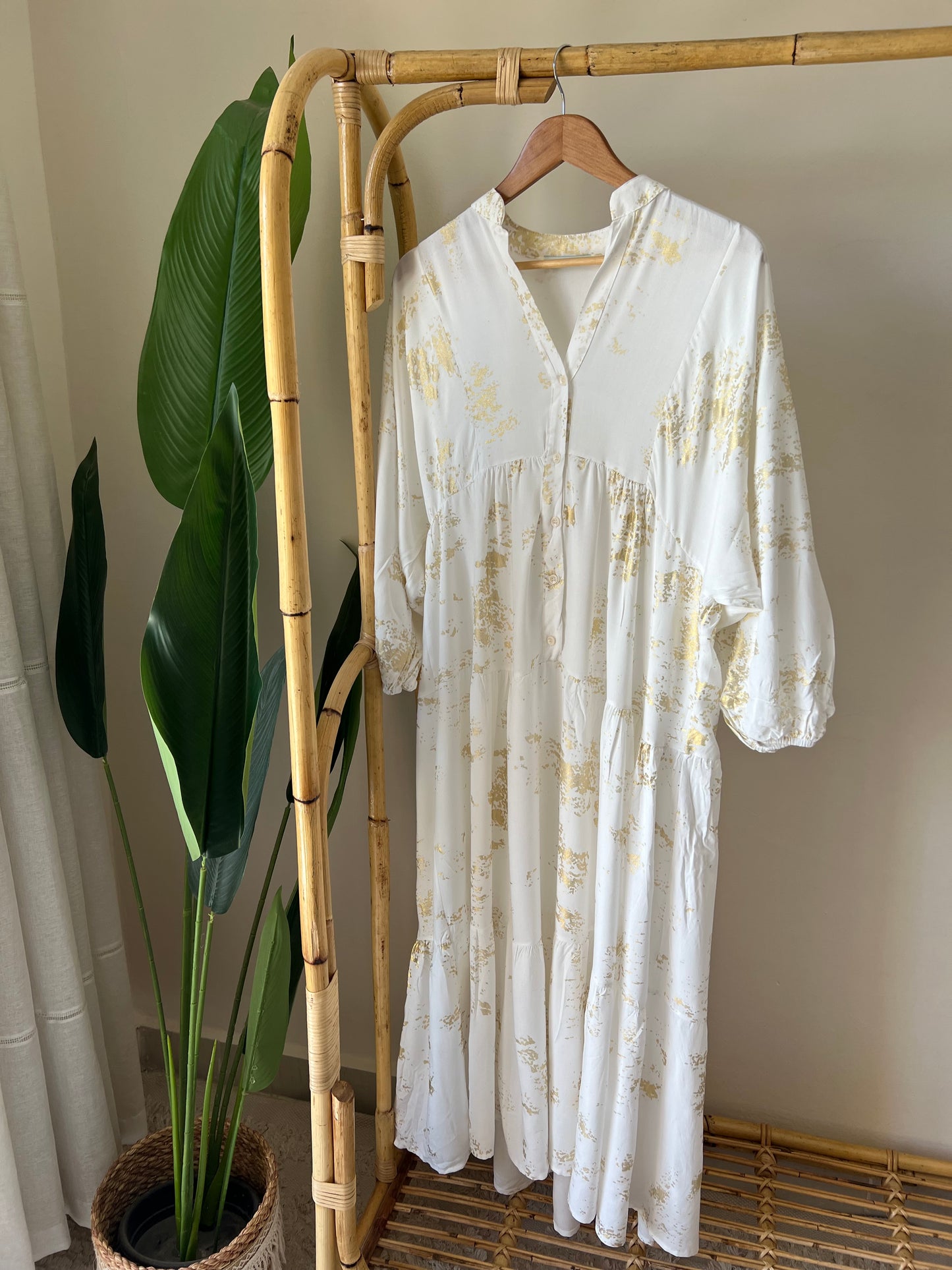 White X Gold Wide Dress