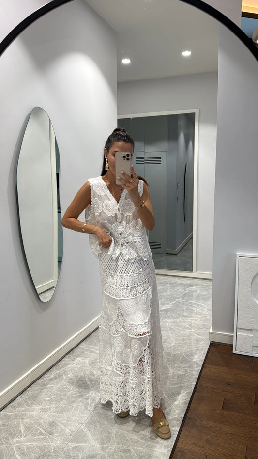 Lace White Embroidered Elastic Waist Skirt