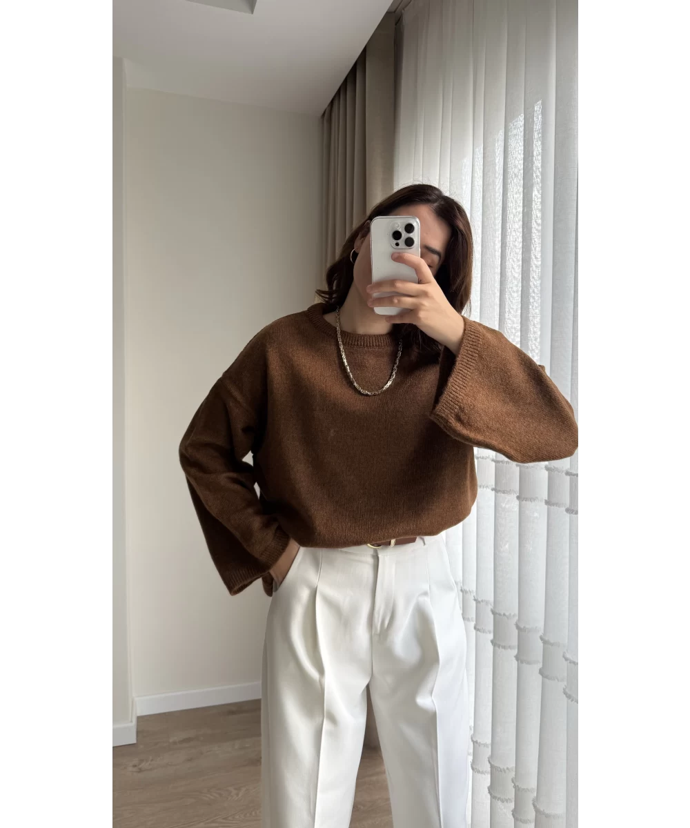 Brown Round Neck Pullover