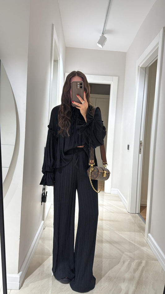 Crinkled Black Wide Pants With Elastic Waist