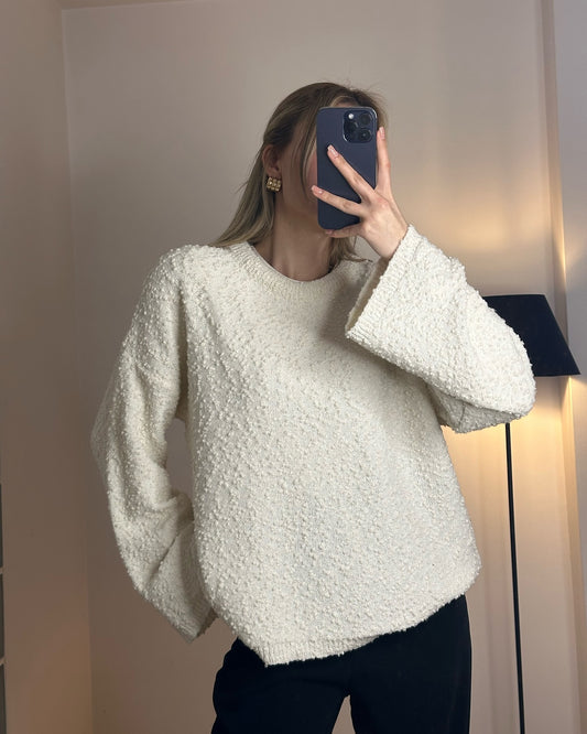 Off White Round Neck Stitch Pullover