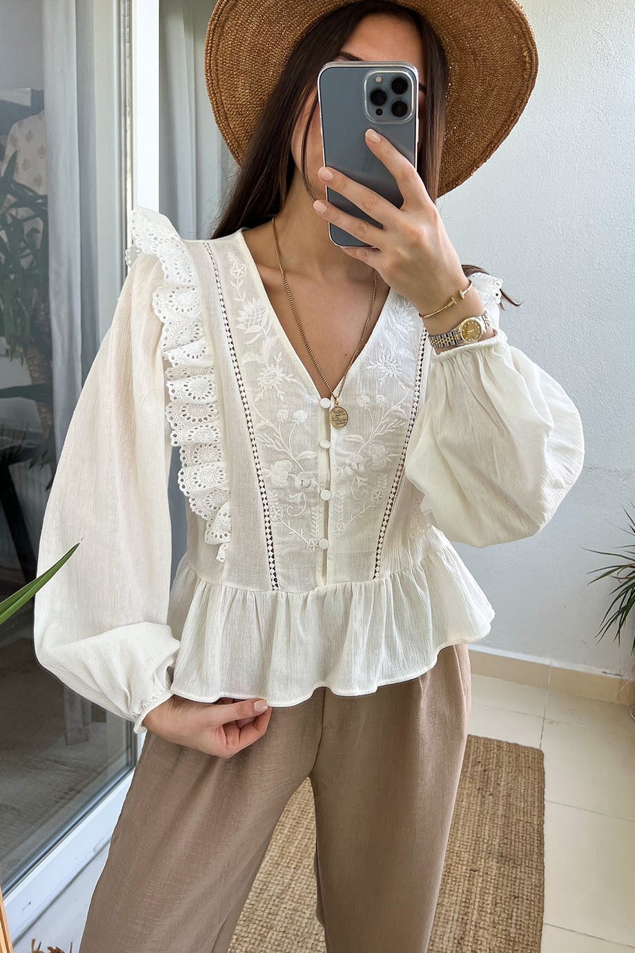Dantel Detailed White Blouse