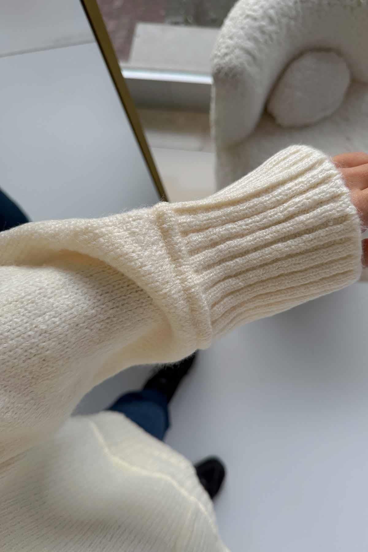 Cream Oversized Pullover With Side Slits