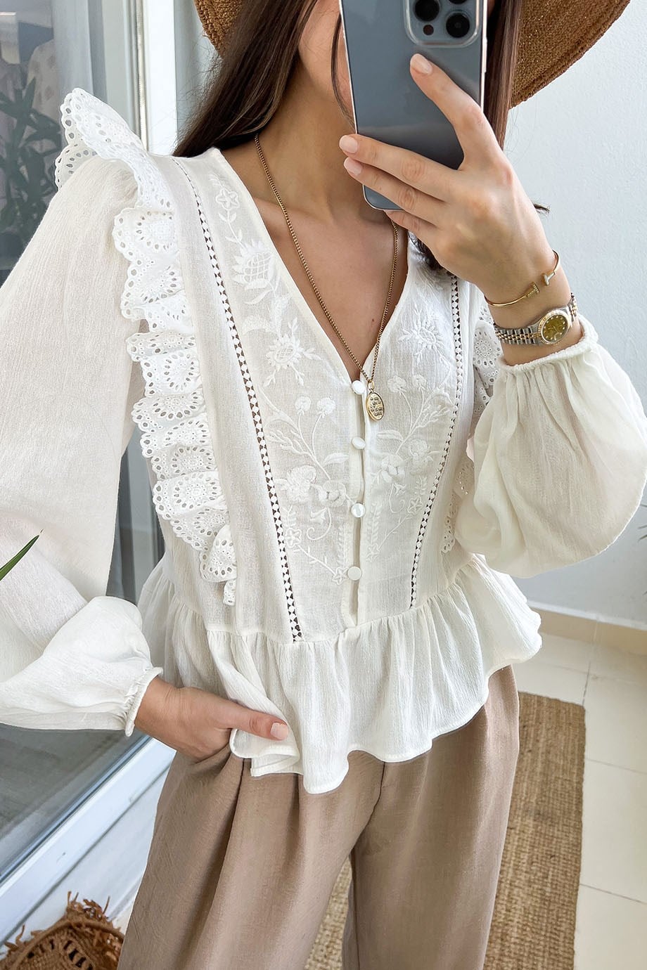 Dantel Detailed White Blouse