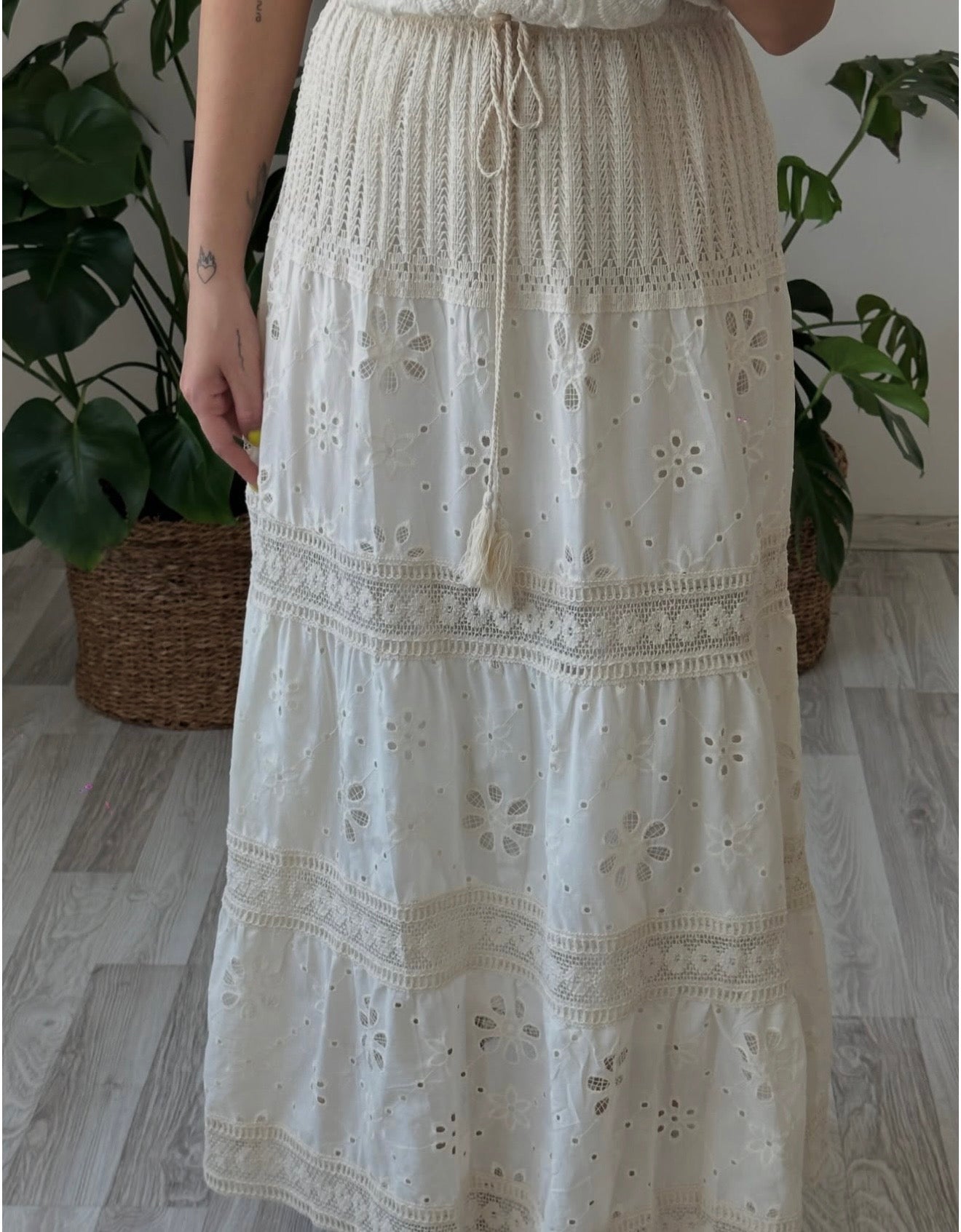 Beige Cut Out Embroidery Floral Skirt With Tassels