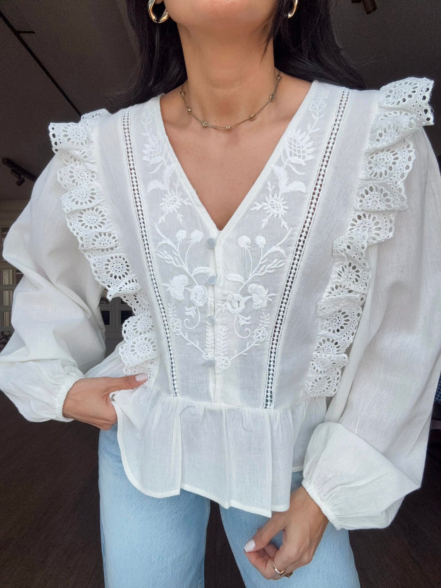 Dantel Detailed White Blouse