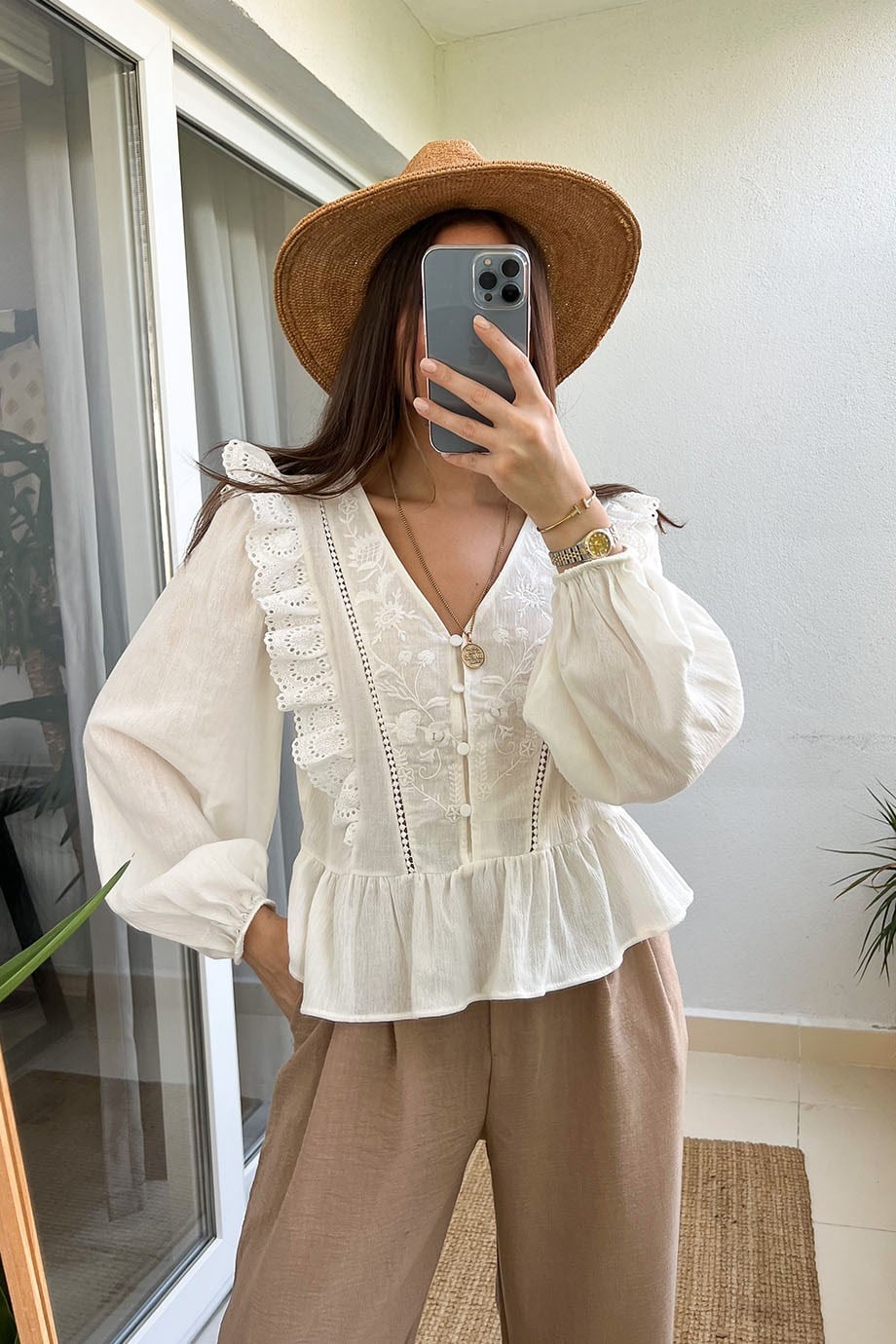 Dantel Detailed White Blouse