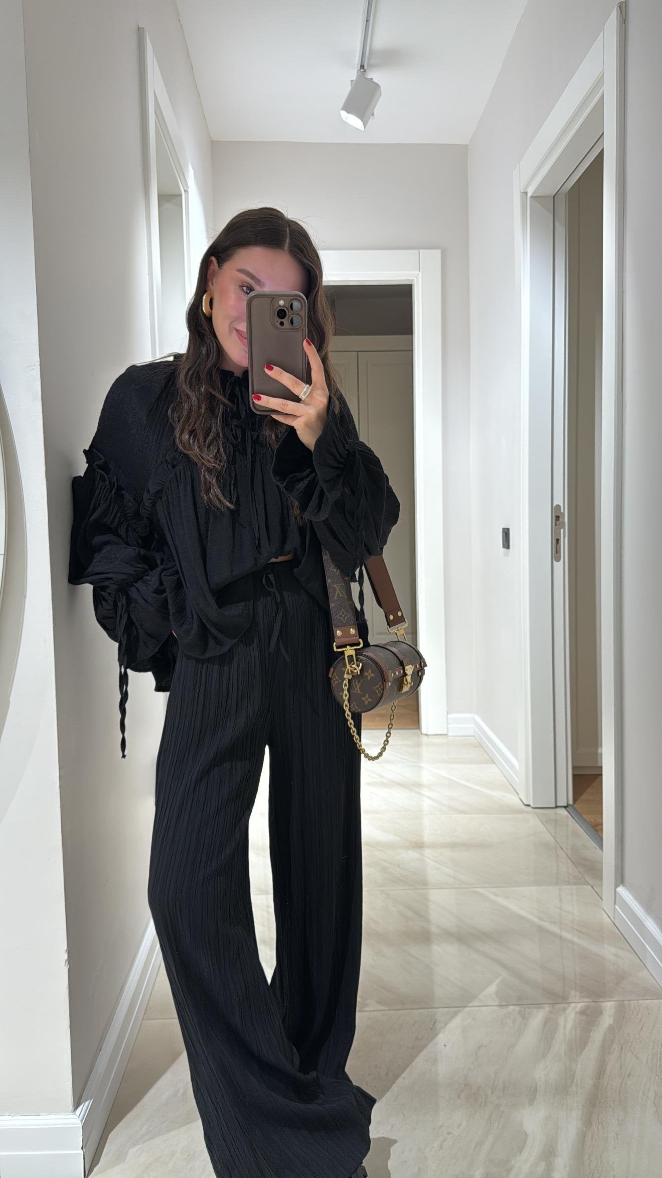 Crinkled Black Wide Pants With Elastic Waist
