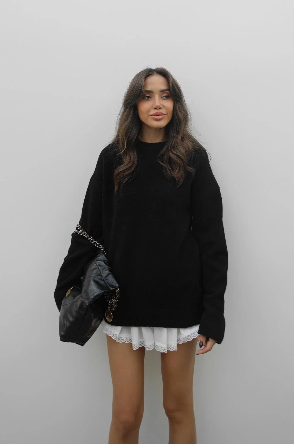 Basic Black Round Neck Pullover